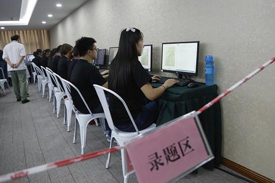 高考机器人10分钟考完数学，满分150得了100