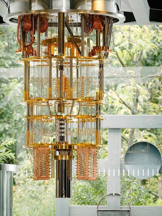 IBM再次超越谷歌：研制出50量子位计算机原型机