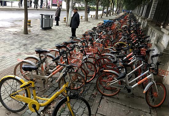 武汉公共自行车停运 耗资数亿为何败给共享单车