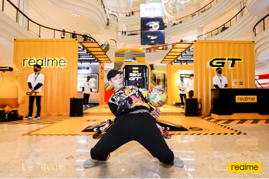 【新闻稿】realme“全速战神“最潮快闪店空降上海、苏州 真我GT抢先体验786.png