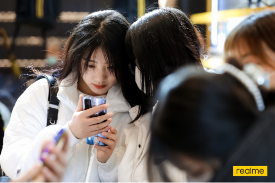 【新闻稿】realme“全速战神“最潮快闪店空降上海、苏州 真我GT抢先体验1144.png