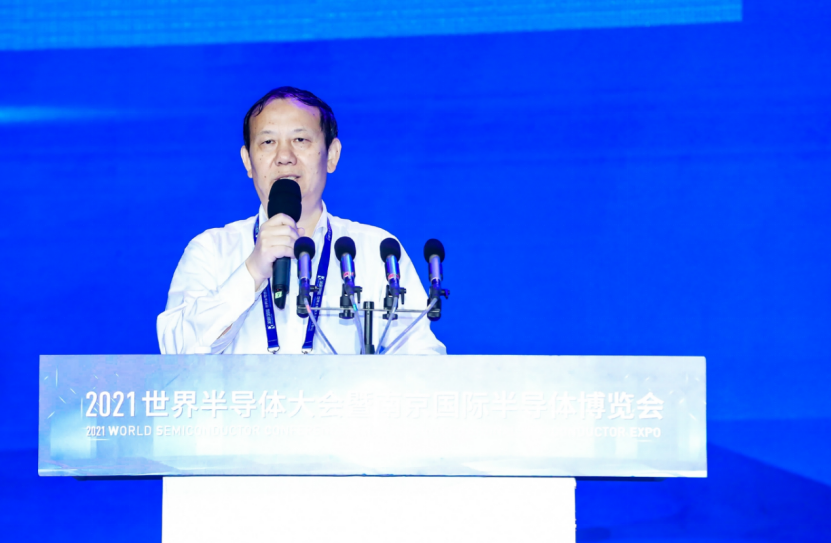 专家出谋划策：后摩尔时代的芯片破局之道397.png