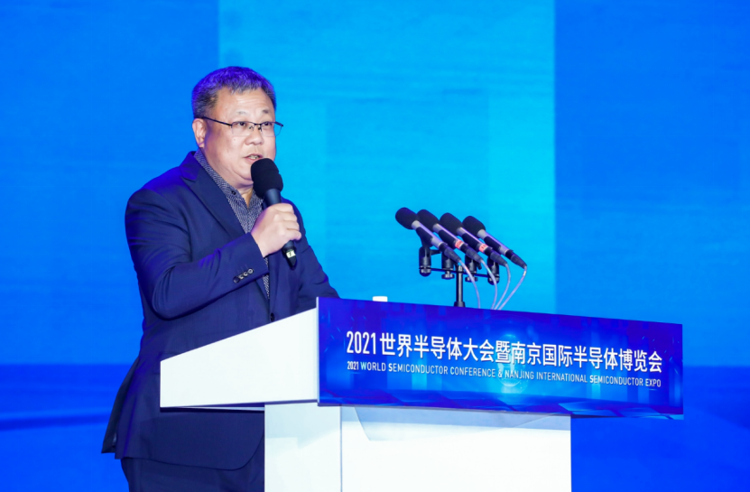 专家出谋划策：后摩尔时代的芯片破局之道1922.png