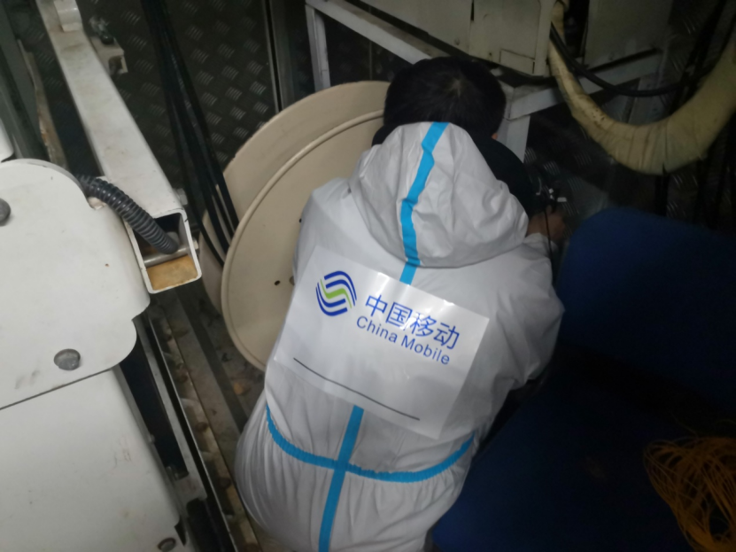 抗疫情保通信，服务冰城百姓，哈尔滨移动24小时在线-中国移动哈尔滨分公司 韩冰726_副本.png