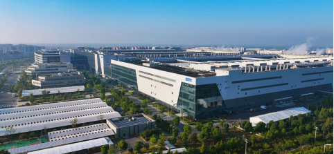 【新闻通稿】长鑫科技IPO招股书披露：2022年至2025年9月累计营收达736.36亿元，2022年至2024 年主营业务收入复合增长率超70%180.png