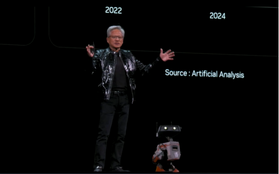 英伟达黄仁勋CES 2025释放五大信号！定调AI下一程296.png