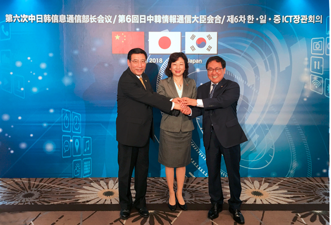 1527725491629040862.png blob.png