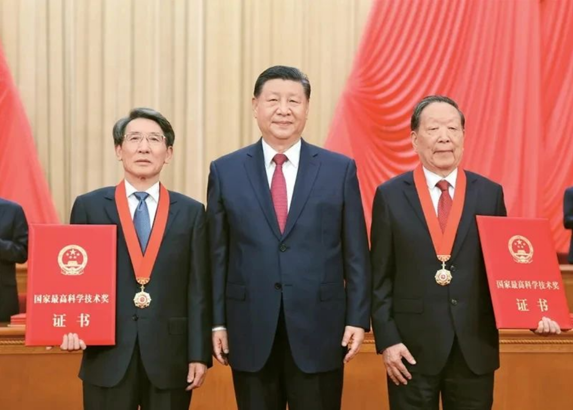 《求是》杂志发表习近平总书记重要文章《朝着建成科技强国的宏伟目标奋勇前进》_通信世界网